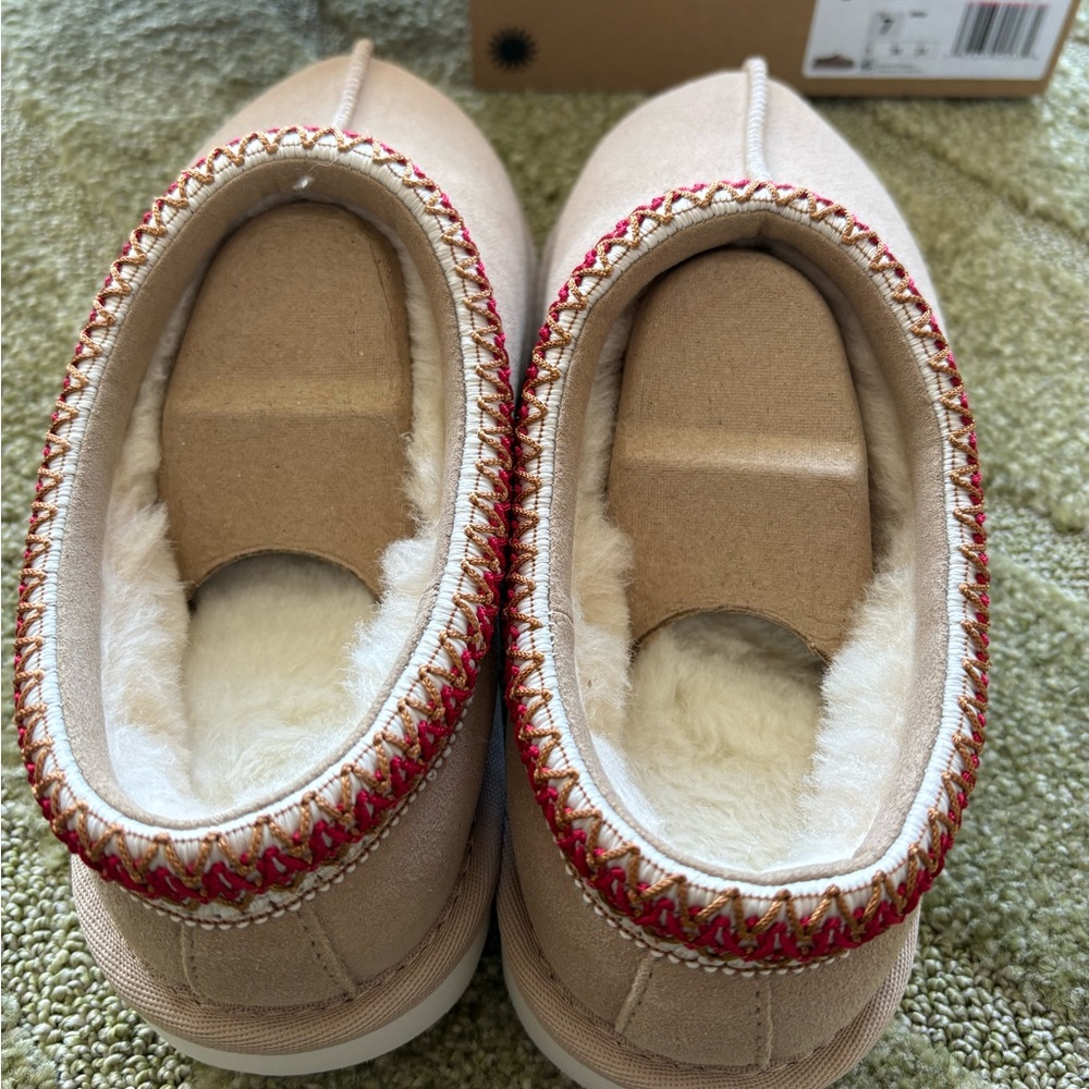UGG Sand Tasman Slippers NWT - Picture 3 of 6